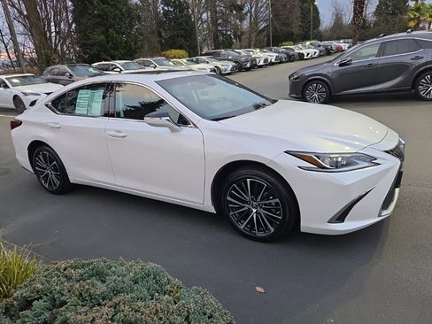 Certified 2024 Lexus ES 350 w/ Premium Package image 8