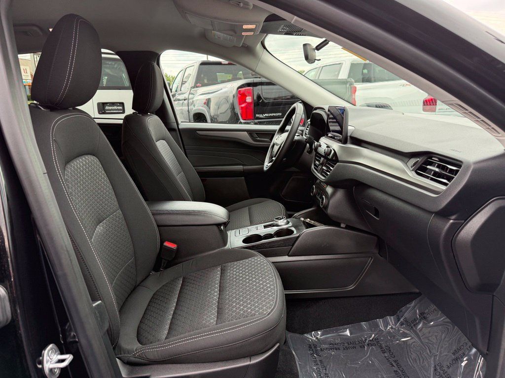 Used 2024 Ford Escape Active AWD/4WD image 20