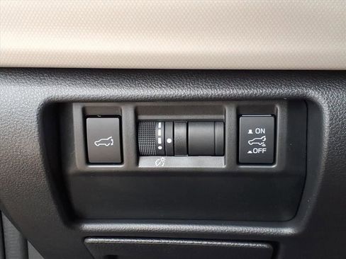 Used 2025 Subaru Forester Premium w/ Convenience Package #1 image 11