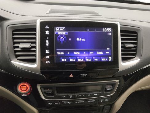 Used 2018 Honda Pilot Touring image 25