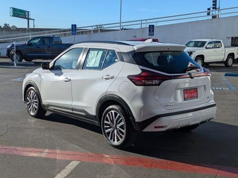 Used 2024 Nissan Kicks SR image 11
