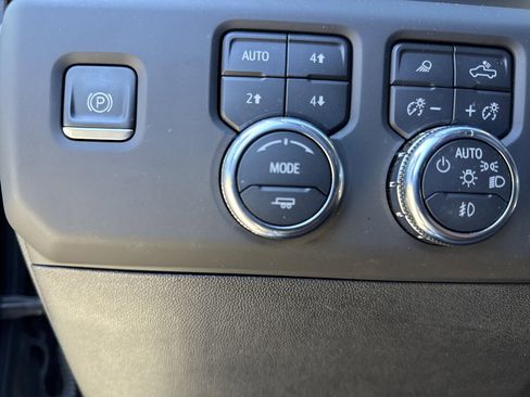 Used 2024 GMC Sierra 2500 Denali Ultimate image 19