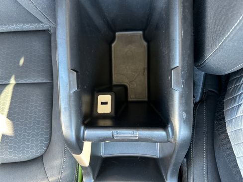 Used 2016 GMC Canyon SLE image 31