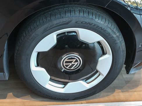 New 2025 Volkswagen ID. Buzz Pro S RWD image 11