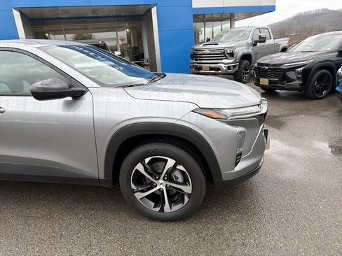 New 2026 Chevrolet Trax RS image 2