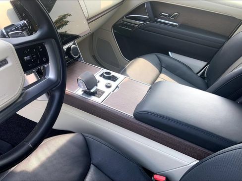 Used 2023 Land Rover Range Rover SE AWD/4WD image 16