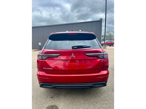 New 2026 Mitsubishi Outlander ES image 6