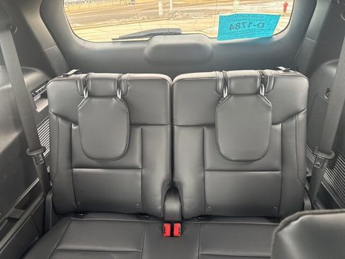 Used 2025 Ford Explorer ST image 31