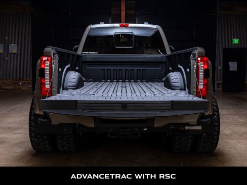 Used 2026 Ford F450 XLT w/ XLT Premium Package image 8