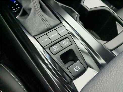 Certified 2025 Toyota Camry SE FWD image 23