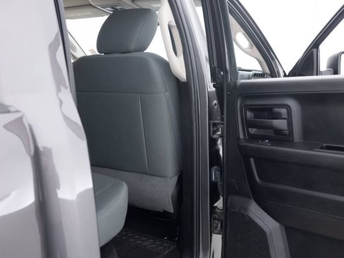 Used 2018 RAM 1500 Express w/ Express Value Package AWD/4WD image 37