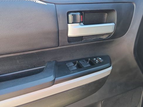 Used 2019 Toyota Tundra SR5 AWD/4WD image 9