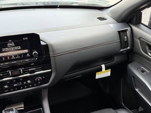 Used 2025 Nissan Pathfinder Rock Creek AWD/4WD image 15