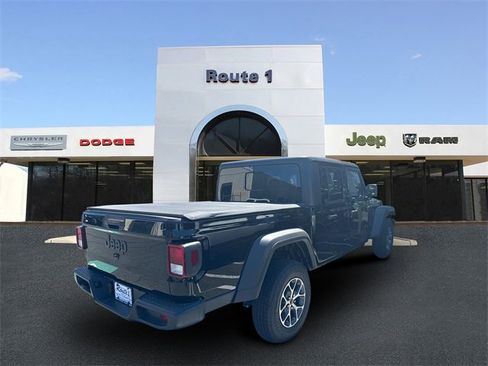 New 2026 Jeep Gladiator Sport image 7
