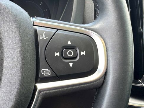 Certified 2025 Volvo XC60 B5 Core w/ Protection Package Premier image 29