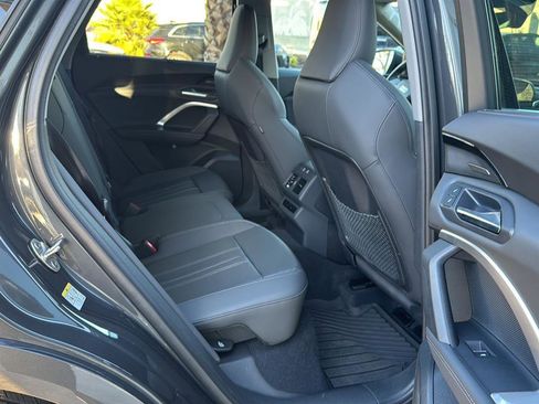 Used 2025 Audi Q5 Premium Plus w/ Premium Plus image 16