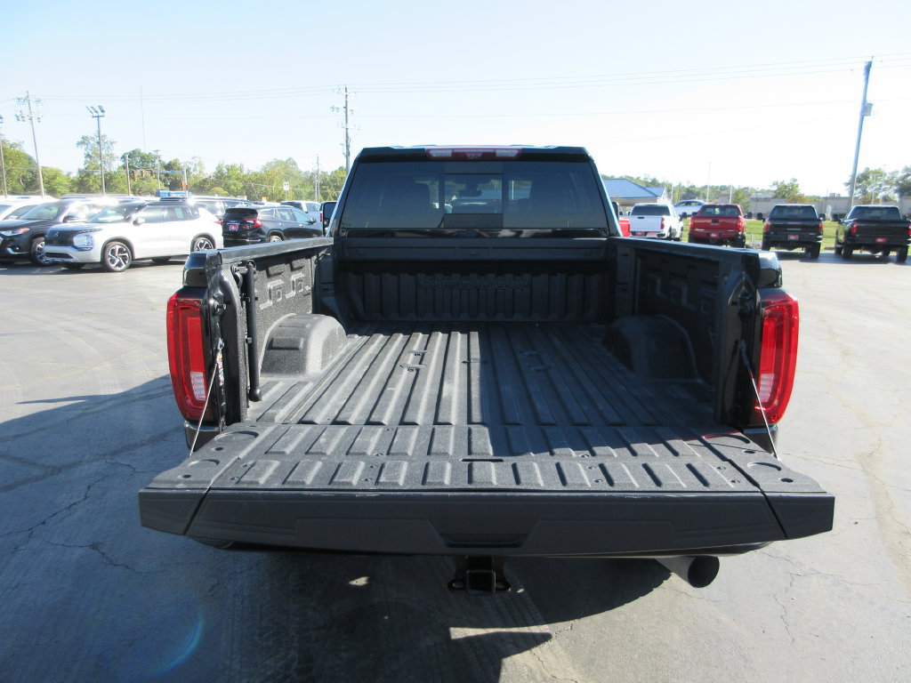 Certified 2022 GMC Sierra 2500 Denali w/ Denali Black Diamond Edition AWD/4WD image 7