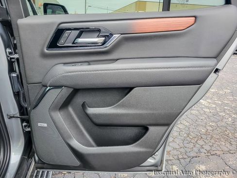 Used 2026 GMC Yukon Denali w/ Sun & Power Step Package image 23