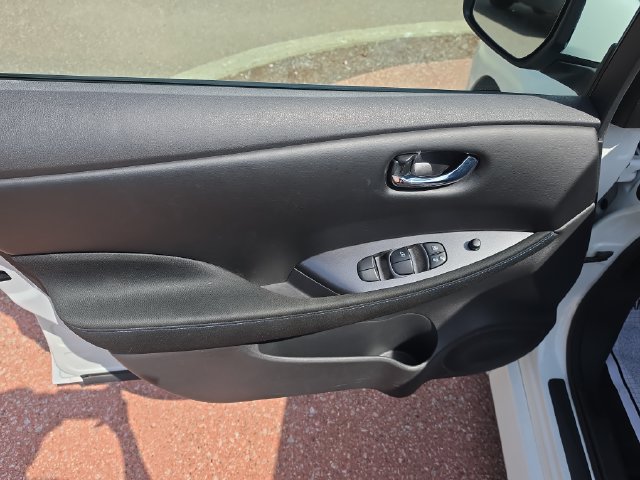 Used 2024 Nissan Leaf S FWD image 10