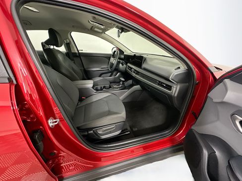 Used 2025 Kia K4 FWD image 29