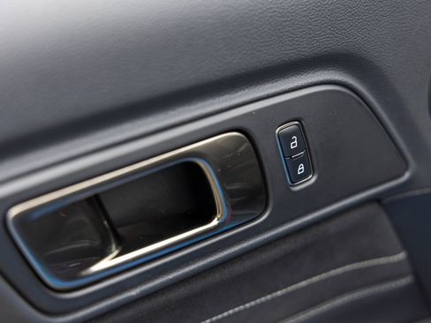 Used 2017 Ford Mustang Shelby GT350 image 24