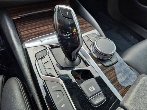 Used 2019 BMW 530e w/ Convenience Package RWD image 12