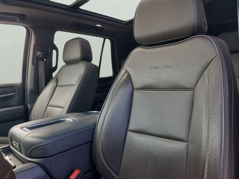 Used 2024 GMC Yukon Denali RWD image 22