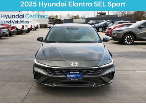 Certified 2025 Hyundai Elantra Sport FWD image 3