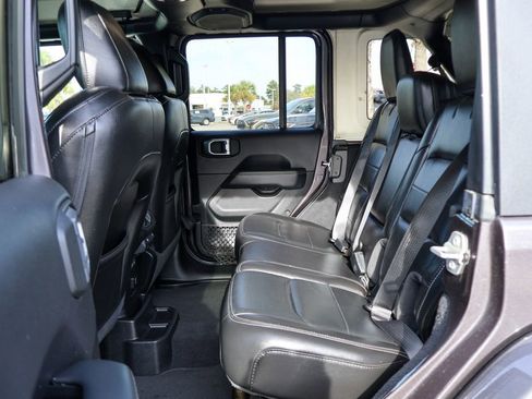 Used 2020 Jeep Wrangler Unlimited Sahara image 10