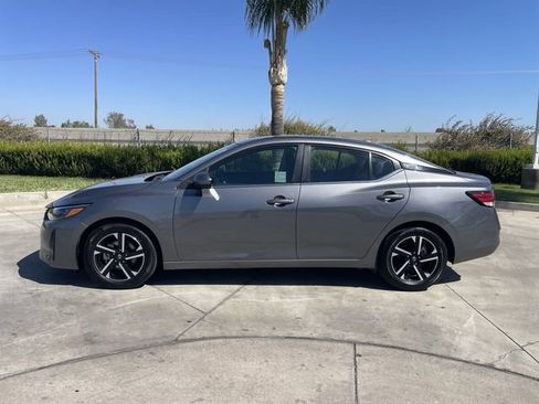 Used 2024 Nissan Sentra SV FWD image 5
