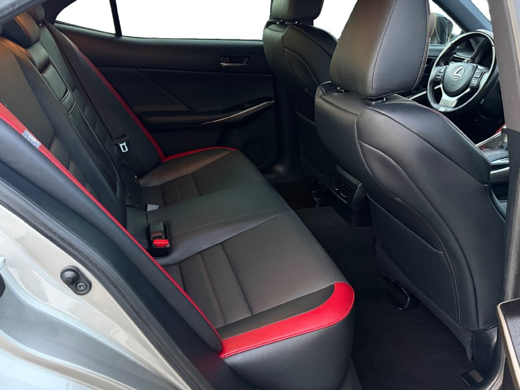Used 2019 Lexus IS 300 AWD image 9