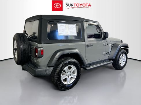 Used 2022 Jeep Wrangler Sport AWD/4WD image 4