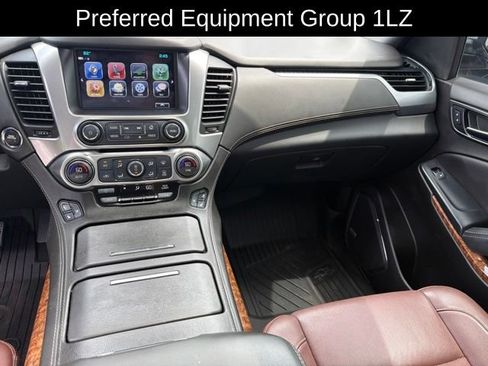 Used 2020 Chevrolet Suburban Premier w/ Premier Plus Edition AWD/4WD image 18