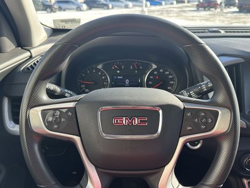 Used 2024 GMC Terrain SLE image 23