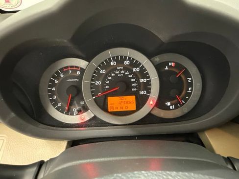 Used 2012 Toyota RAV4 4WD w/ Value Pkg image 30