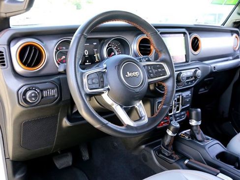 Used 2022 Jeep Gladiator Mojave w/ LED Lighting Group AWD/4WD image 9