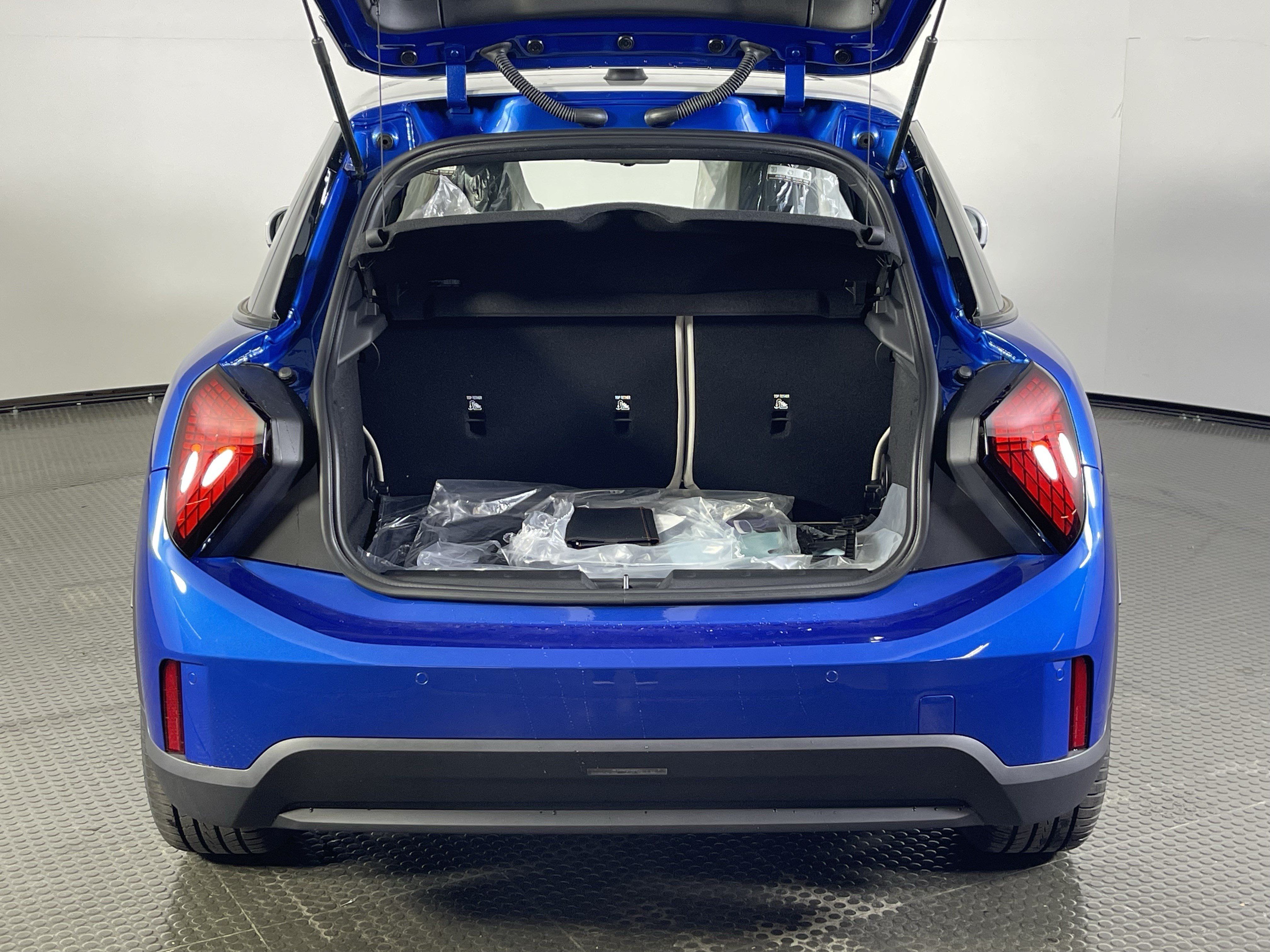 New 2027 MINI Cooper 4-Door Hardtop FWD image 8