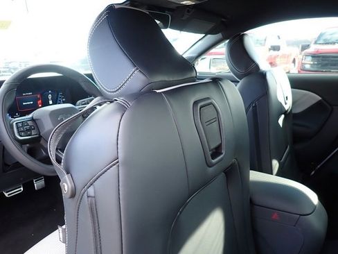 Used 2025 Ford Mustang Premium image 16