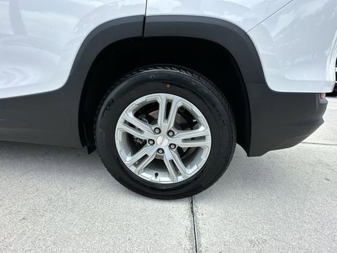 Certified 2023 GMC Terrain SLE w/ Driver Convenience Package FWD image 18