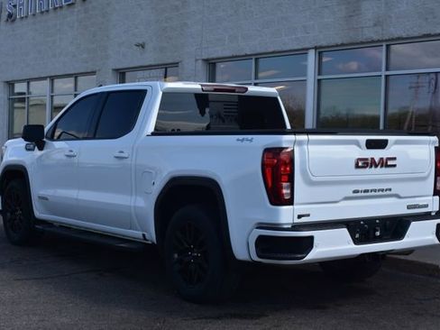Used 2022 GMC Sierra 1500 Elevation w/ Elevation Premium Package image 9