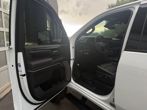 Used 2026 GMC Sierra 2500 AT4X AWD/4WD image 18