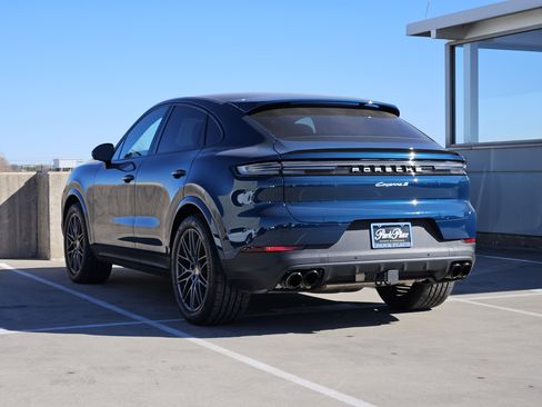 Certified 2025 Porsche Cayenne S image 3