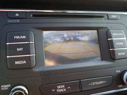Used 2016 Kia Sedona EX FWD image 29