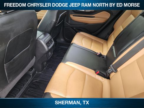 Used 2019 GMC Terrain SLT w/ Preferred Package FWD image 19