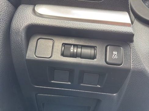 Used 2015 Subaru Crosstrek 2.0i Limited image 28