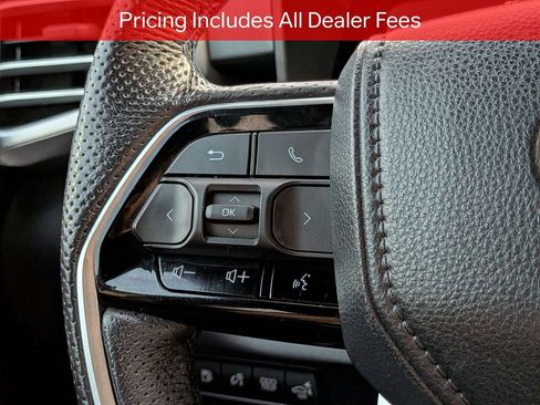Used 2024 Toyota Tundra Platinum AWD/4WD image 28