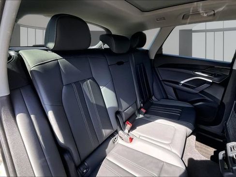 Used 2025 Audi Q5 Premium w/ Convenience Package AWD/4WD image 25