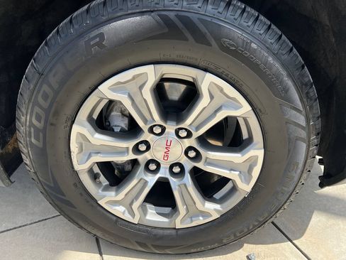 Used 2025 GMC Sierra 1500 SLT AWD/4WD image 5