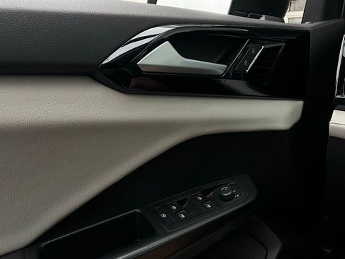 Used 2025 Volkswagen Taos S image 19