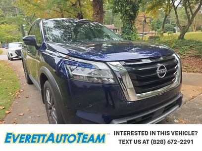 Used 2024 Nissan Pathfinder SL w/ SL Premium Package